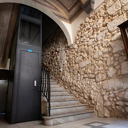 Corner Cavour Apartment Сассари Экстерьер фото