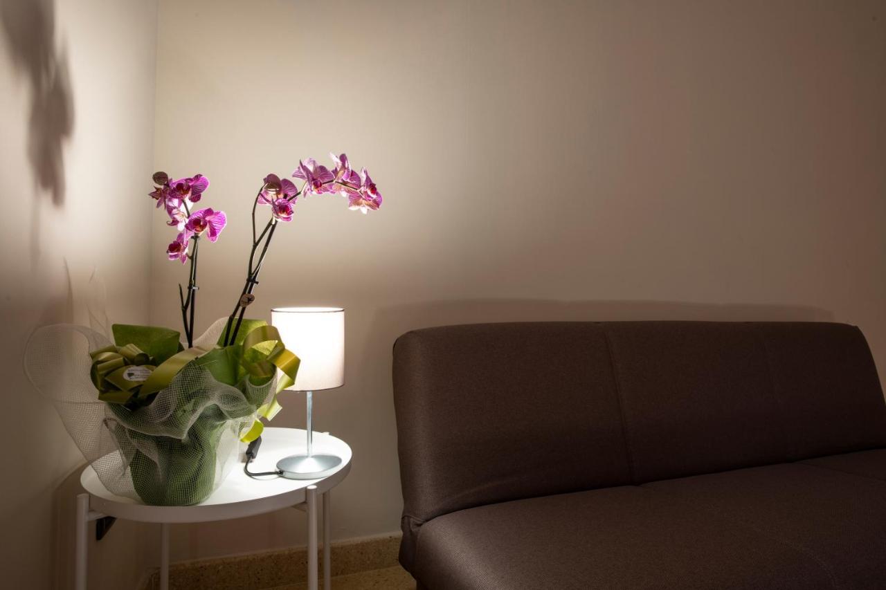 Corner Cavour Apartment Сассари Экстерьер фото