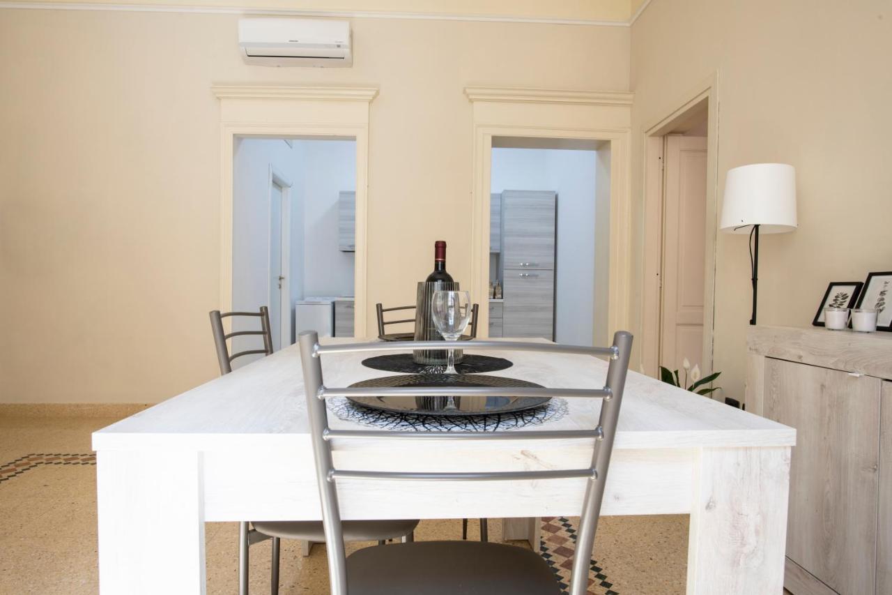 Corner Cavour Apartment Сассари Экстерьер фото